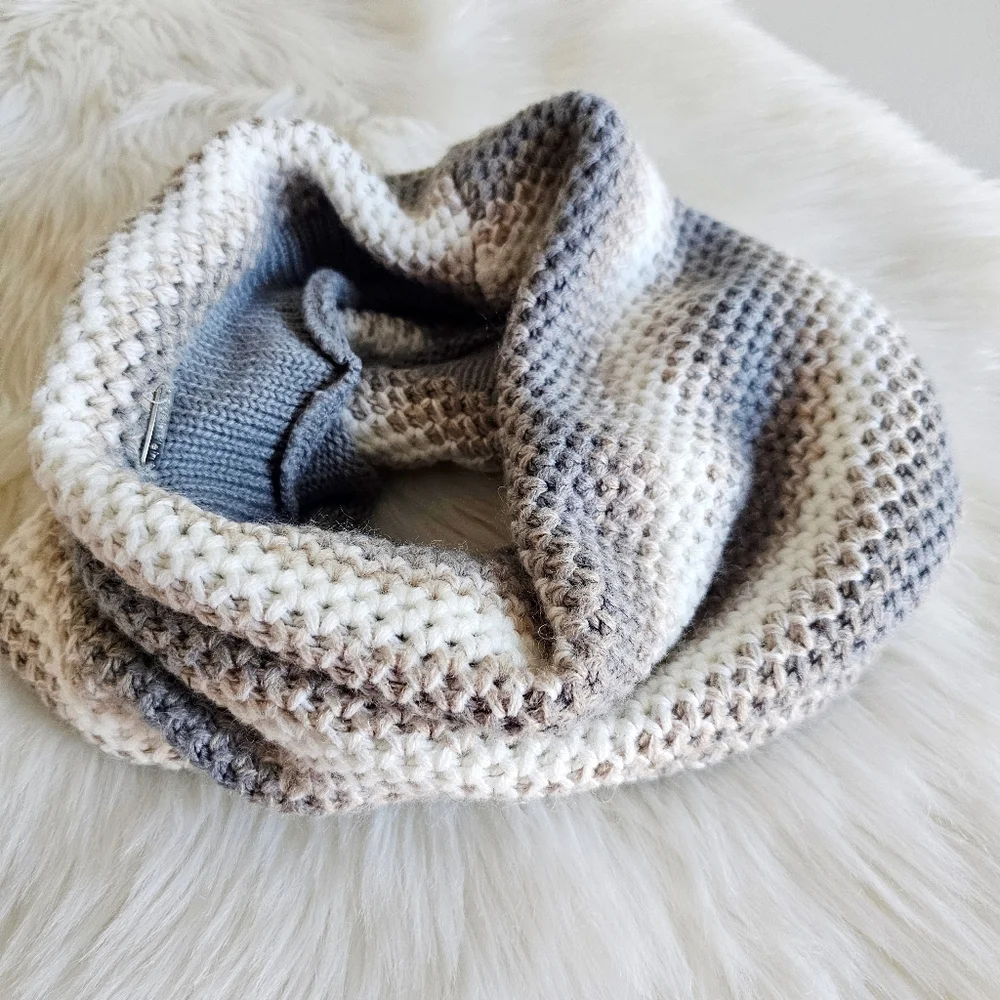 Calvin Klein Infinity Waffle Striped Tan Gray White Loop Winter Knit Scarf